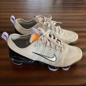 Used Nike Vapormax Youth Size 5